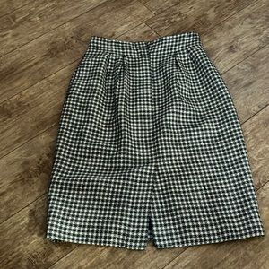 DANA BUCHMAN MIDI  WOOL SKIRT SIZE 6